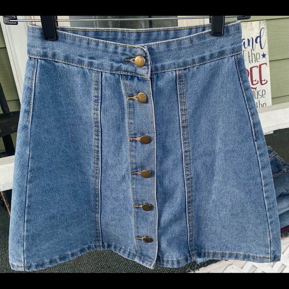 Button front denim skirt